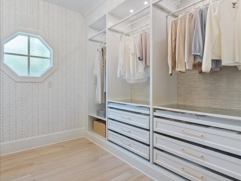 Walk in Closet